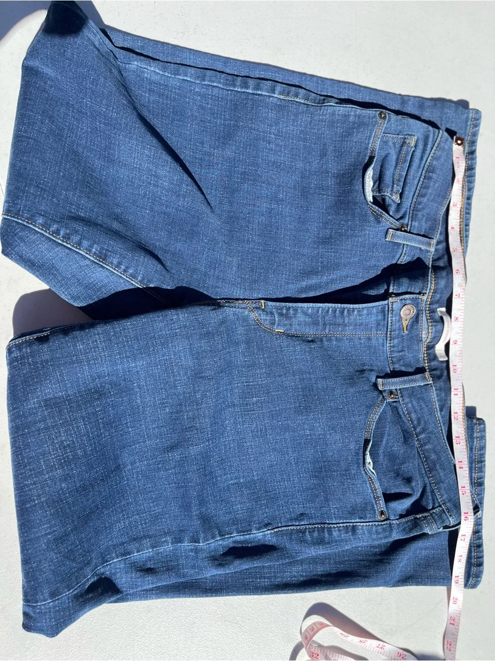 Levis straight leg